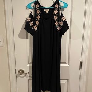 Black open shoulder sleeve with pink flowers